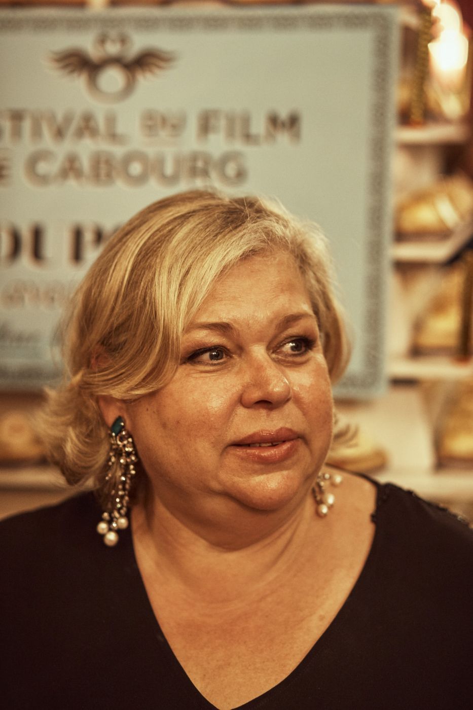 **Suzel Pietri,** Déléguée Générale du Festival du Film de Cabourg 
*(coiffure : Franck Provost, maquillage : Dr Hauschka)*