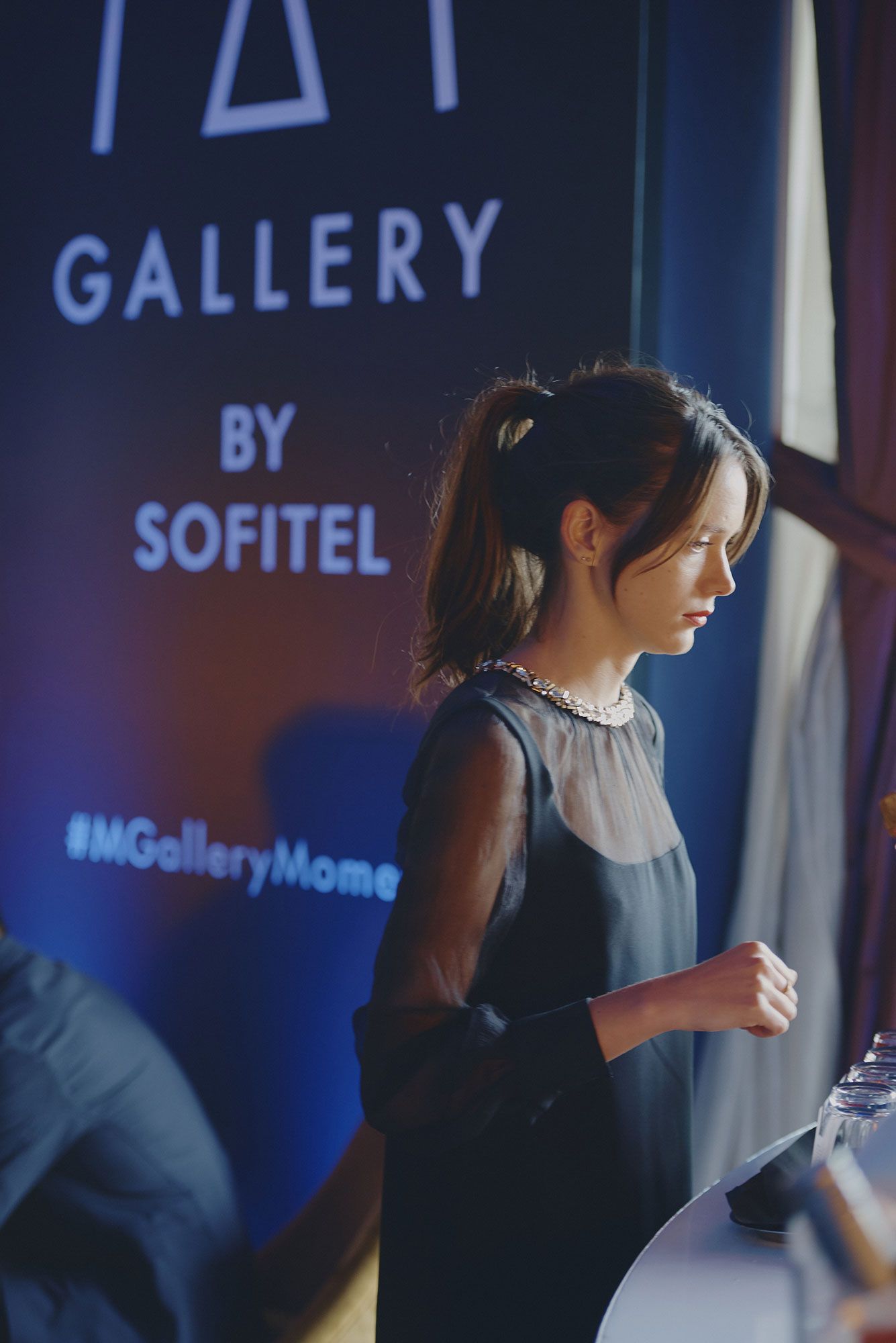 Stacy Martin au salon capsule *Le Grand Hôtel Cabourg - MGallery by Sofitel Sofitel*
*Maquillage Dr Hauschka Coiffure Franck Provost*, *Roger Vivier*