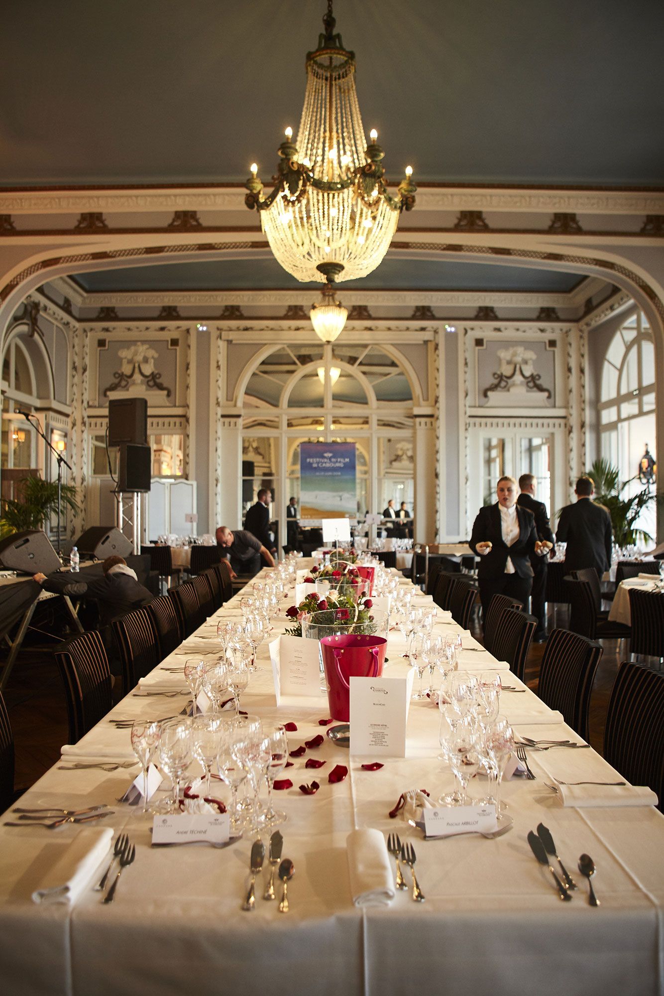 La Table d'Honneur 
*Champagne Tsarine - Le Grand Hôtel Cabourg - MGallery by Sofitel - Mouton Cadet*