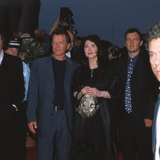 Bernard Giraudeau et Isabelle Adjani accompagnés de Gonzague Saint Bris