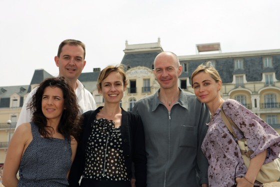 Les membres de l’association : Manuela Justine, Olivier Pétré, Sandrine Bonnaire, Guillaume Laurant et Emmanuelle Béart