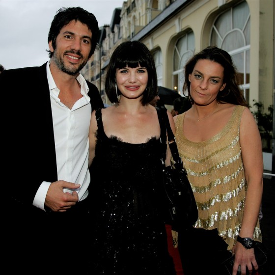 Fabien et Olivia Provost accompagnent la comédienne Delphine Chanéac