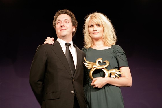 Guillaume Galienne et Marina Hands, Swann d'Or de la meilleure actrice pour Ensemble nous allons vivre une très très grande histoire d’amour de Pascal Thomas
