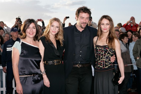 L'équipe du film *Je me suis fait tout petit* : Cécilia Rouaud, Léa Drucker, Denis Menochet et Vanessa Paradis