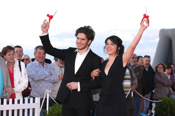 Victoire Belezy et François Civil, Premiers Rendez-vous 2013