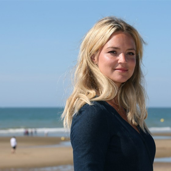 **Virginie Efira**, venue présenter *Une famille à louer* de Jean-Pierre Améris