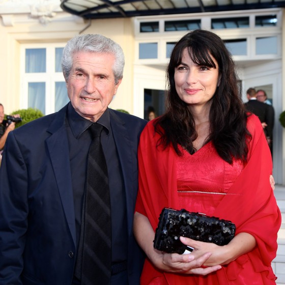 **Claude Lelouch** réalisateur de *Les Uns et les Autres* et sa compagne **Valérie Perrin**.