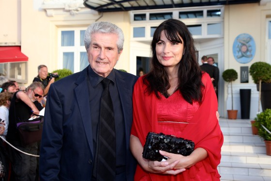 **Claude Lelouch** réalisateur de *Les Uns et les Autres* et sa compagne **Valérie Perrin**.