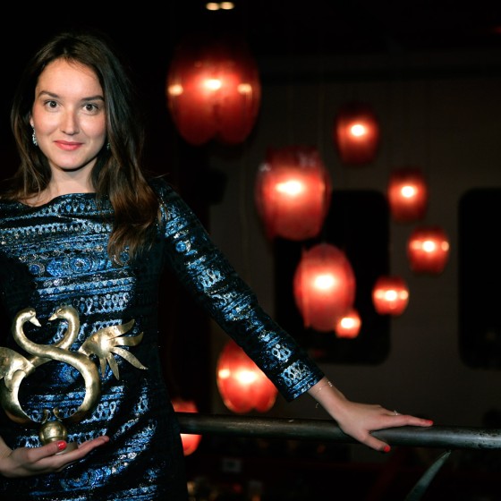 **Anaïs Demoustier**, Swann d’or de la Meilleure actrice 
pour *À trois on y va* de Jérôme Bonnell 
*(coiffure : Franck Provost , maquillage : Dr Hauschka)*