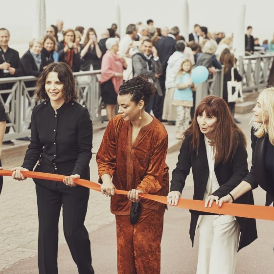 **Virginie Ledoyen** (couture : Elie Saab), Juliette Binoche , Loubna Abidar, Ariane Ascaride** et **Emmanuelle Béart** (couture : Elie Saab), venues inaugurer le Méridien de l'Amour
*(coiffure : Franck Provost, maquillage : Dr Hauschka)*