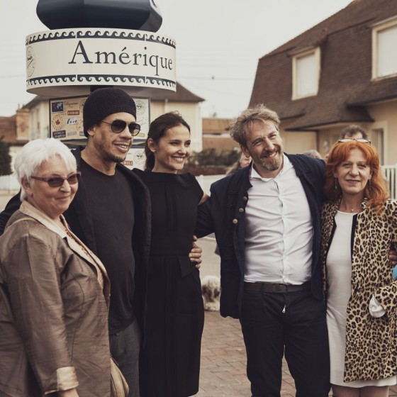 **Christine Hoflack**, Vice présidente de la Caisse Régionale du Crédit Agricole Mutuel de Normandie, **Joeystarr**, **Virginie Ledoyen** *(coiffure : Franck Provost, maquillage : Dr Hauschka, couture : Elie Saab)*, **Yann Samuell** et ** Emmanuelle Grönvold**
*(coiffure : Franck Provost, maquillage : Dr Hauschka)*
