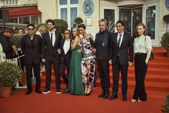Le Grand Jury sur le tapis rouge. **Joeystarr** *(coiffure : Franck Provost)*, **Pierre Rochefort**, **Céline Sciamma**, 
**Emmanuelle Béart** *(maquillage : Dr.Hauschka, coiffure : Franck Provost, couture : Elie Saab)*, 
**Loubna Abidar** *(maquillage : Dr.Hauschka, coiffure : Franck Provost)*, 
**Éric Reinhardt** 
**Samuel Benchetrit**, & **Julia Roy** *(maquillage : Dr.Hauschka, coiffure : Franck Provost)*