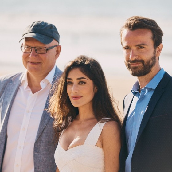 Gorune Aprikian, Fanny Valette (Coiffée par Franck Provost et maquillée par Dr. Hauschka) et Amaury de Crayencour pour *Passade.*