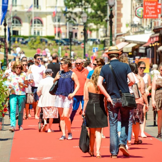 L'Avenue de la Mer  et son tapis rouge