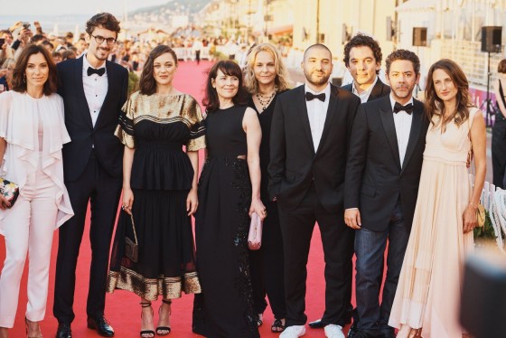 Le Grand Jury : Aure Atika, Hugo Gélin, Marion Cotillard, Anne Dorval, Camille Laurens, Ibrahim Maalouf, Nathanaël Karmitz, Manu Payet et Camille Cottin. 
(Coiffées par Franck Provost et maquillées par Dr. Hauschka)