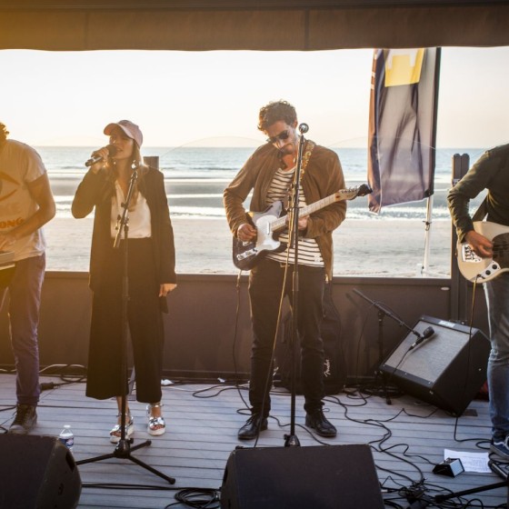 Musique live du groupe Alice et moi à l'Entracte Gourmand sur la plage