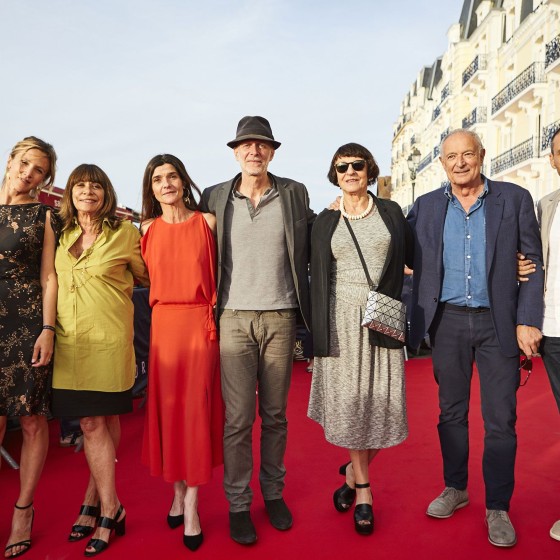 Marie Kremer *(Roger Vivier Antik Batik)*, Martine Gossieaux, Tatiana Laurant, Guillaume Laurant, Madame Taurand, Gilles Taurand et Safy Nebbou. * Franck Provost Paris Dr. Hauschka France*