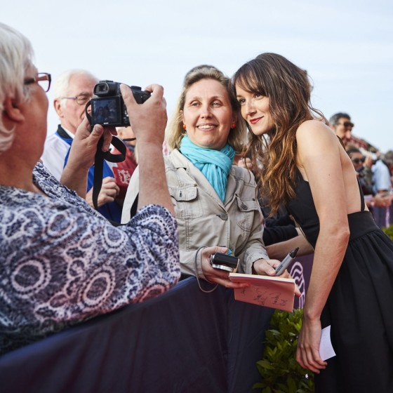 Anais Demoustier
*Maquillage Dr Hauschka Coiffure Franck Provost *
