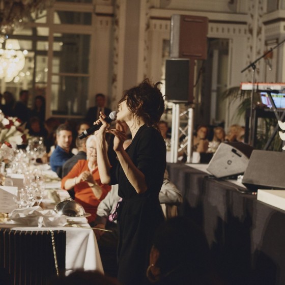 Adrienne Pauly 
*Maquillage Dr Hauschka Coiffure Franck Provost*
*Le Grand Hôtel Cabourg - MGallery by Sofitel *