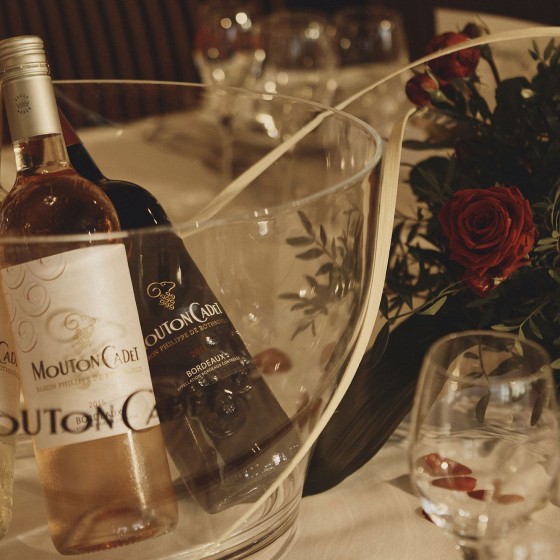 Le Grand Hôtel reçoit le Festival et la soirée cartitative ! *Mouton Cadet Le Grand Hotel Cabourg - MGallery by Sofitel*