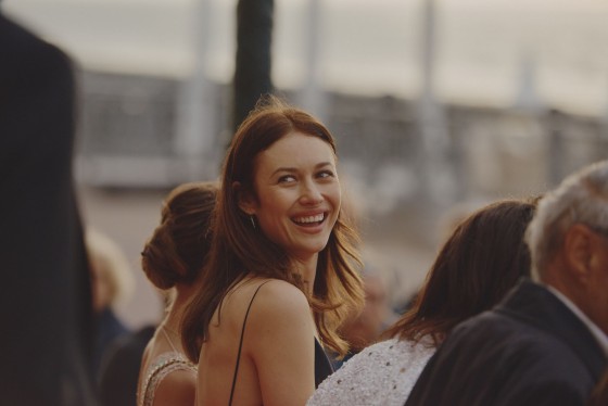 Olga Kurylenko
*Maquillage Dr Hauschka Coiffure Franck Provost*