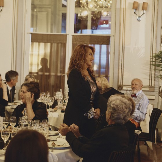 Julie Pietri 
*Le Grand Hotel Cabourg - MGallery by Sofitel, Maquillage Dr Hauschka Coiffure Franck Provost*