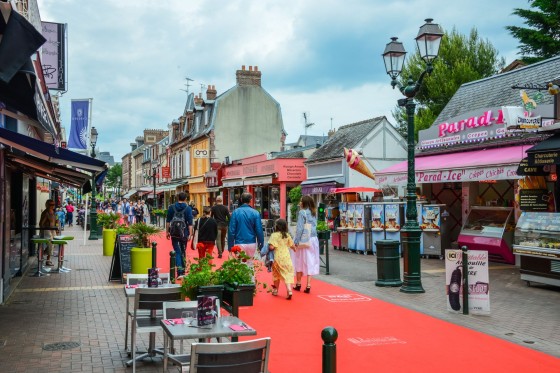 Le tapis rouge avenue de la Mer