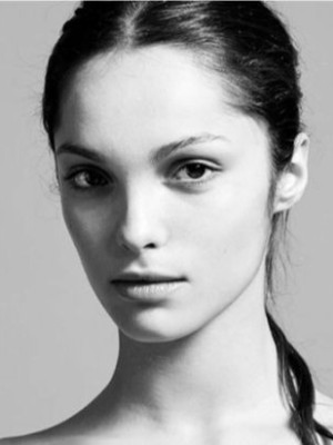 LOLA LE LANN