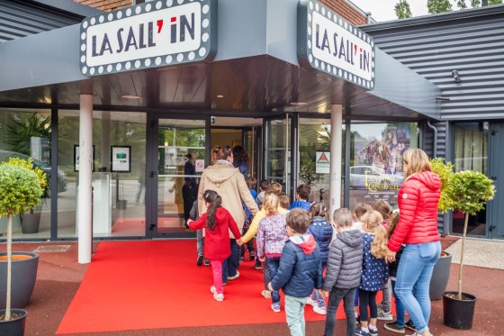 Les scolaires viennent assister aux séances jeunesses.