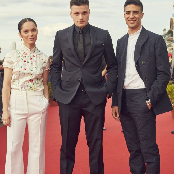 Lola Le Lann, Jules Benchetrit et Shaïn Boumedine

Maquillage : Dr. Hauschka
Coiffure : Franck Provost
Chemise : Bourrienne Paris X